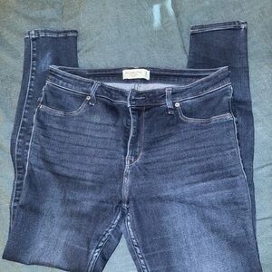 Abercrombie & Fitch Dark Wash Skinny Jeans 30R Like-New